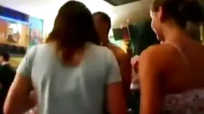 Durchbohrte deutsche pornofilme online Brustwarzen und Muschi reifen Sklaven in BDSM-Aktion