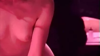 MILF mit gratis deutsche amateur pornofilme großen Schamlippen macht sich nass Sperma