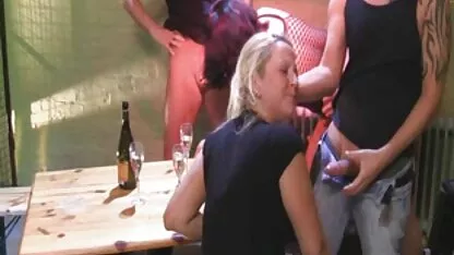 Sehr heiß gratis deutscher sexfilm hausgemachte 3some