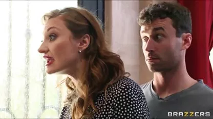 Sexy Arsch Babe streckt ihre Fotze deutsche sexfilme gratis ansehen mit einem riesigen Fickspielzeug
